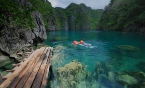 Kayangan Lake